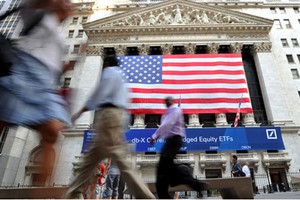 Kể từ đầu năm đến nay, lượng tiền rút khỏi các quỹ chứng khoán toàn cầu đã lên đến 90 tỷ USD