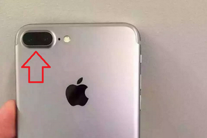 Ảnh rò rỉ cho thấy, cụm camera kép và cổng kết nối thông minh sẽ có mặt trên iPhone 7 Plus.