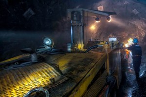 Khai thác vàng tại mỏ Bồng Miêu