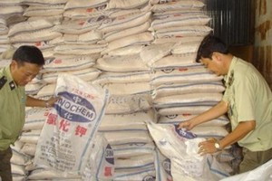 Cơ quan chức năng đã phát hiện gần 50% số mẫu phân bón không đạt chỉ tiêu chất lượng như đăng ký và công bố trên bao bì. (Ảnh minh họa)