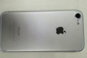 Mô hình iPhone 7 cho thấy Apple sẽ bỏ cổng 3,5 mm