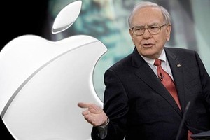 Công ty Berkshire Hathaway của Buffett đã tăng gấp rưỡi cổ phần tại Apple. Ảnh: The Street