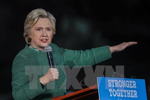 Bà Hillary Clinton trong chiến dịch vận động tranh cử ở Charlotte, Bắc Carolina ngày 23/10. (Nguồn: EPA/TTXVN)
