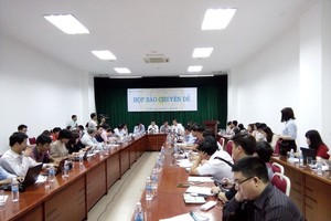 Toàn cảnh phiên họp báo