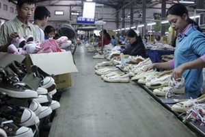 Giầy Thượng Đình chào sàn HNX giá 44.000 đồng