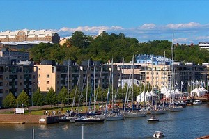 Phần Lan đã bắt đầu thử nghiệm cấp thu nhập cơ bản cho người dân. Ảnh: CNN