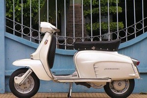 Bộ sưu tập xe cổ hàng tỷ đồng của người chơi Hà Nội