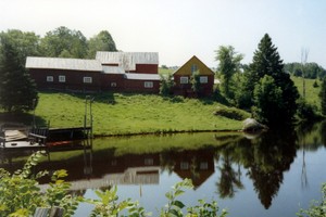 Canada rao bán ngôi làng đẹp như tranh giá 2,8 triệu đôla