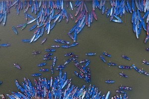 Khoảnh khắc ấn tượng chùa Hương ngày khai hội