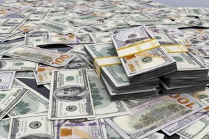 Sáng 9/2, giá vàng và tỷ giá USD cùng tăng vọt