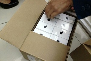 Ly kỳ vụ ông sếp 'ảo' và 178 chiếc iPhone 7 biến mất