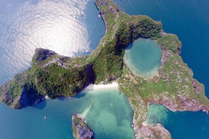 Một ngày ở đảo Mắt Rồng - “đẹp nhất vịnh Bắc bộ”