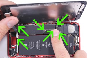 iPhone 7 màu đỏ bị chê mặt trước 'vô duyên'