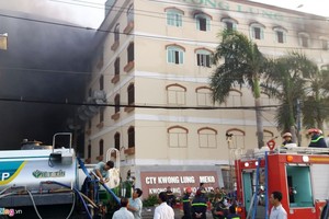 Hỏa hoạn 5 ngày, công ty may của Đài Loan ở Cần Thơ ước thiệt hại 13 triệu USD