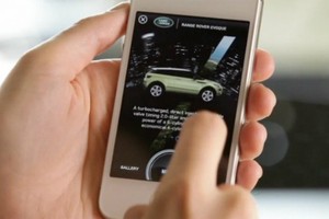 Tỷ lệ người dùng thiết bị di động để truy cập Internet vượt qua máy tính bàn đã góp phần đưa quảng cáo trên di động thắng thế.