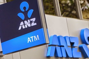 Nhân viên ANZ Việt Nam mỗi năm tạo ra gần 800 triệu đồng lợi nhuận, lĩnh thu nhập 820 triệu đồng