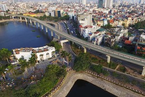 Tuyến đường sắt Cát Linh - Hà Đông đi qua đoạn Hoàng Cầu. Ảnh: Giang Huy