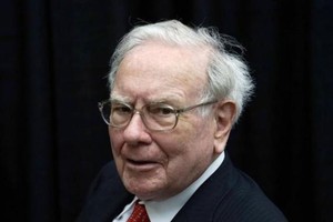 Warren Buffett, tỉ phú tự thân và là nhà đầu tư huyền thoại thế giới
ẢNH: REUTERS