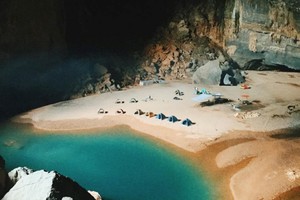 Cắm trại một đêm trong hang Én sẽ để lại ấn tượng khó quên.