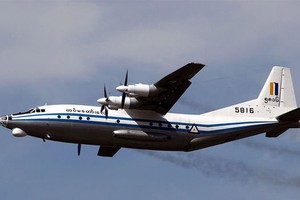 Máy bay Y-8F là dòng máy bay phổ biến ở Myanmar. Ảnh: Reuters.