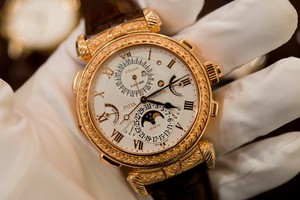 100.000 giờ chế tác đồng hồ 2,5 triệu đôla