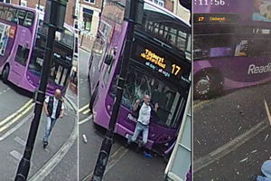 Bị ôtô đâm, người đàn ông đứng dậy bước vào quán rượu