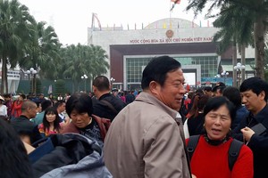 Giữa "cơn bão" du lịch 0 đồng, khách Trung Quốc vẫn ồ ạt vào Việt Nam (ảnh du khách Trung Quốc sang Việt Nam - minh hoạ)