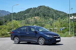 Honda City đời 2017 với đèn pha vuốt gọn hơn.