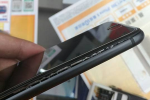 Một trường hợp iPhone 8 bị phồng pin.