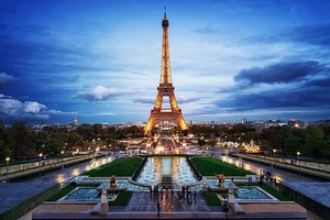 Pháp rao tìm doanh nghiệp mang cầu thang tháp Eiffel đến Việt Nam