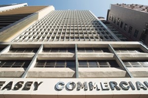 Bên ngoài tòa nhà Easey Commercial ở Hong Kong. Ảnh: CNN