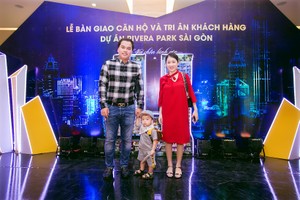 Cặp song sinh Rivera Park: Người bàn giao căn hộ - Kẻ gấp rút hoàn thiện