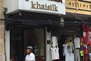 Khaisilk bán khăn lụa Trung Quốc do 'nhu cầu 20/10 quá lớn'