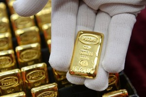 Sáng 23/12, giá vàng đồng loạt tăng mạnh