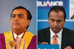 Mukesh Ambani (trái) và Anil Ambani (phải). Ảnh: Next Big What. 