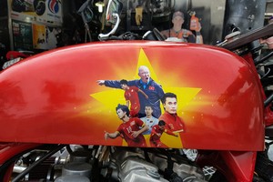 Môtô hàng 'khủng' của tay độ cuồng U23 Việt Nam