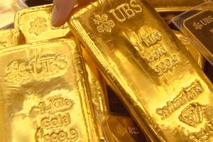 Giá vàng hôm nay (16/6): Trong nước và thế giới đồng loạt lao dốc