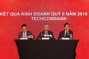 Ban lãnh đạo Techcombank trả lời các câu hỏi tại buổi công bố Kết quả kinh doanh quý II/2018