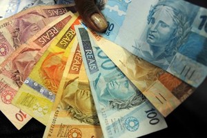 5 đồng tiền đang mất giá nhiều nhất