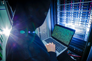 Trung Quốc bị tố cấy chip để xâm nhập các công ty và các tổ chức quan trọng của Mỹ. Ảnh: Fortune