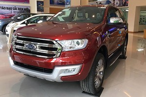 Xe Ford Everest nhập khẩu Thái Lan tại một đại lý ở Hà Nội. Ảnh: PV