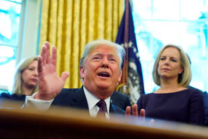 Tổng thống Mỹ - Donald Trump tại Nhà Trắng hôm 16/11. Ảnh: Reuters