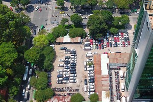 Khu "đất vàng" 8-12 Lê Duẩn sẽ được đấu giá lại. Ảnh: Quỳnh Trần.