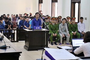 Phiên phúc thẩm mở tại TAND tỉnh Phú Thọ. Phan Sào Nam và Nguyễn Văn Dương xin vắng mặt. Ảnh: TTXVN.