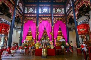 Đền thờ vua Hùng gần trăm tuổi ở trung tâm Sài Gòn