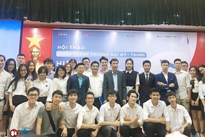 Các sinh viên CLB Chứng khoán SIC trong cuộc hội thảo gần nhất.