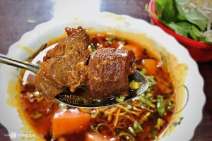 Món bò kho kiểu Ấn Độ chỉ bán buổi chiều