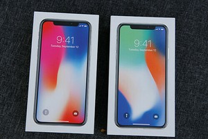 iPhone X mới "lên kệ" khoảng hai năm, nhưng đã dần vắng bóng tại Việt Nam. 