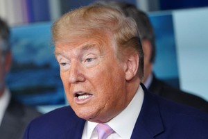 Tổng thống Trump trong cuộc họp báo tại Nhà Trắng hôm 1/4. Ảnh: AFP.