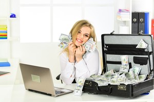 Thị trường tài chính 24h: Dòng tiền mới liên tục nhập cuộc